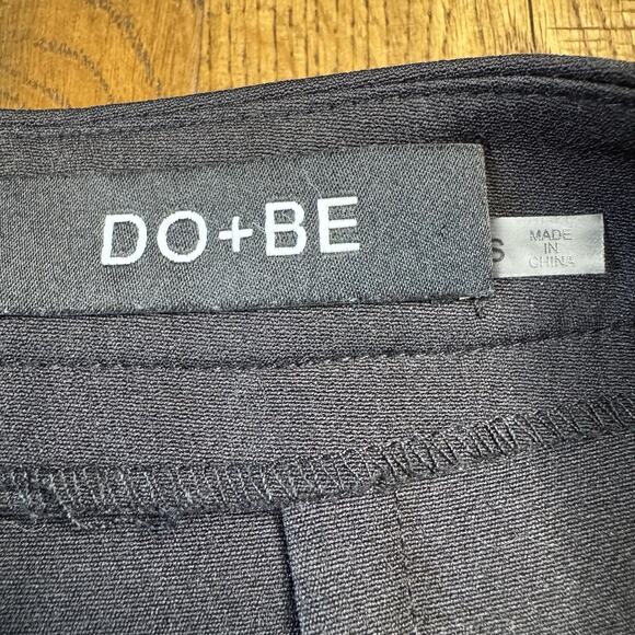 DO+BE Boutique Black Pleated High Rise Split Hem Pants Womens Size S Inseam 31" - Picture 2 of 7